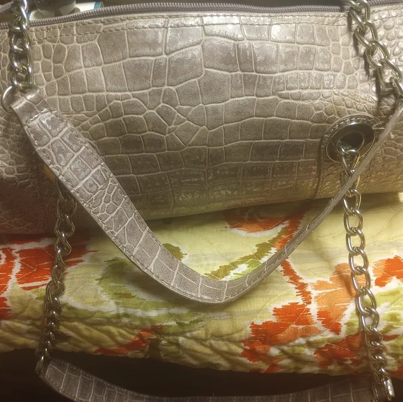 Nine West Dome Shoulder/ Tote Bag - Picture 11 of 12